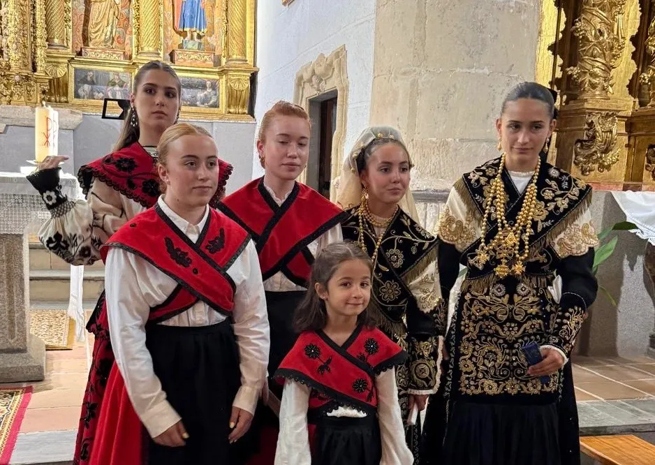 Foto 4 - Tradici&oacute;n y devoci&oacute;n marcan la celebraci&oacute;n de la Asunci&oacute;n en El Campo de Pe&ntilde;aranda