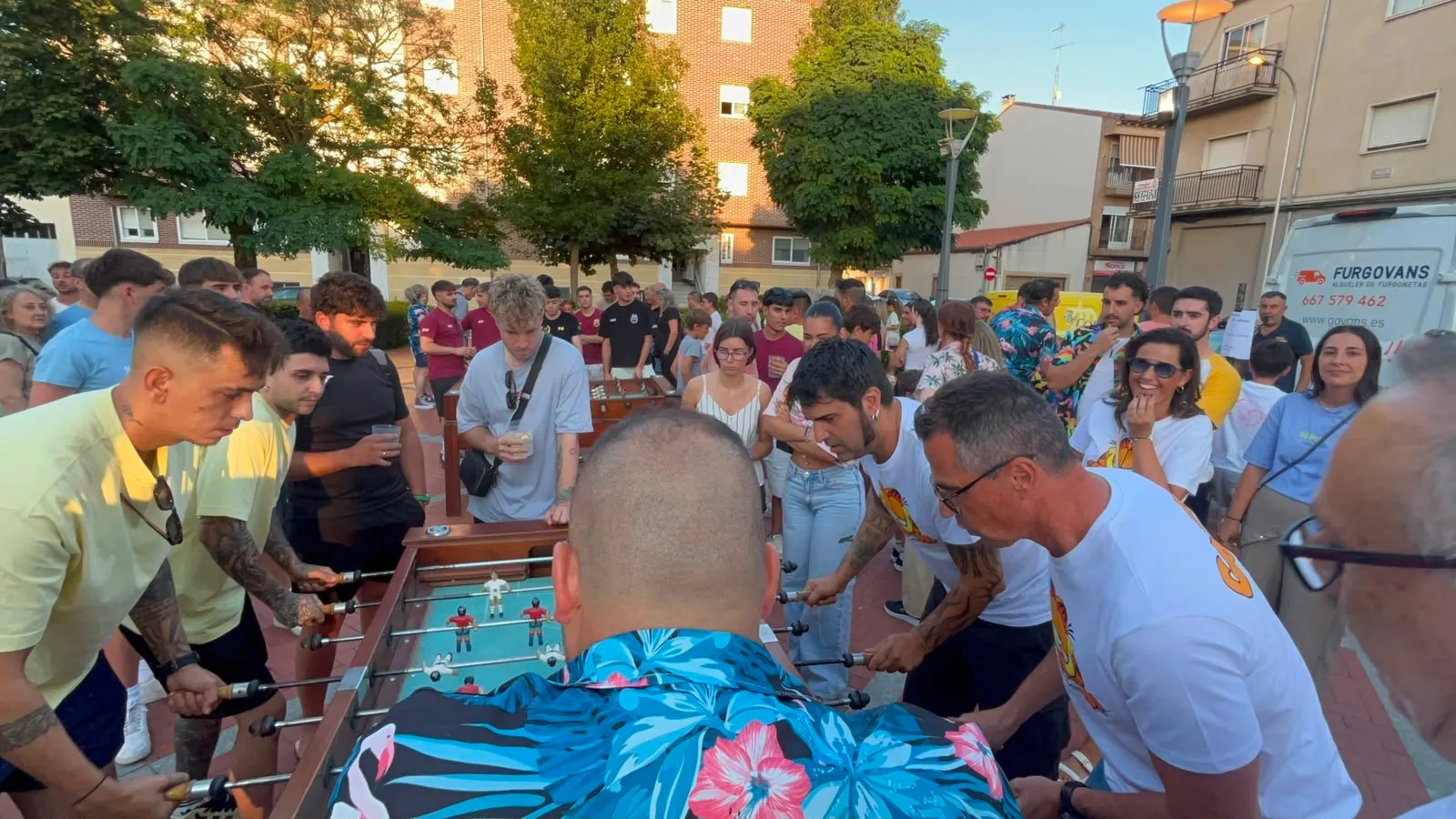Foto 2 - M&aacute;s de 150 partidas y mucha solidaridad en el Campeonato Solidario de Futbol&iacute;n de la Pe&ntilde;a Los Flamencos