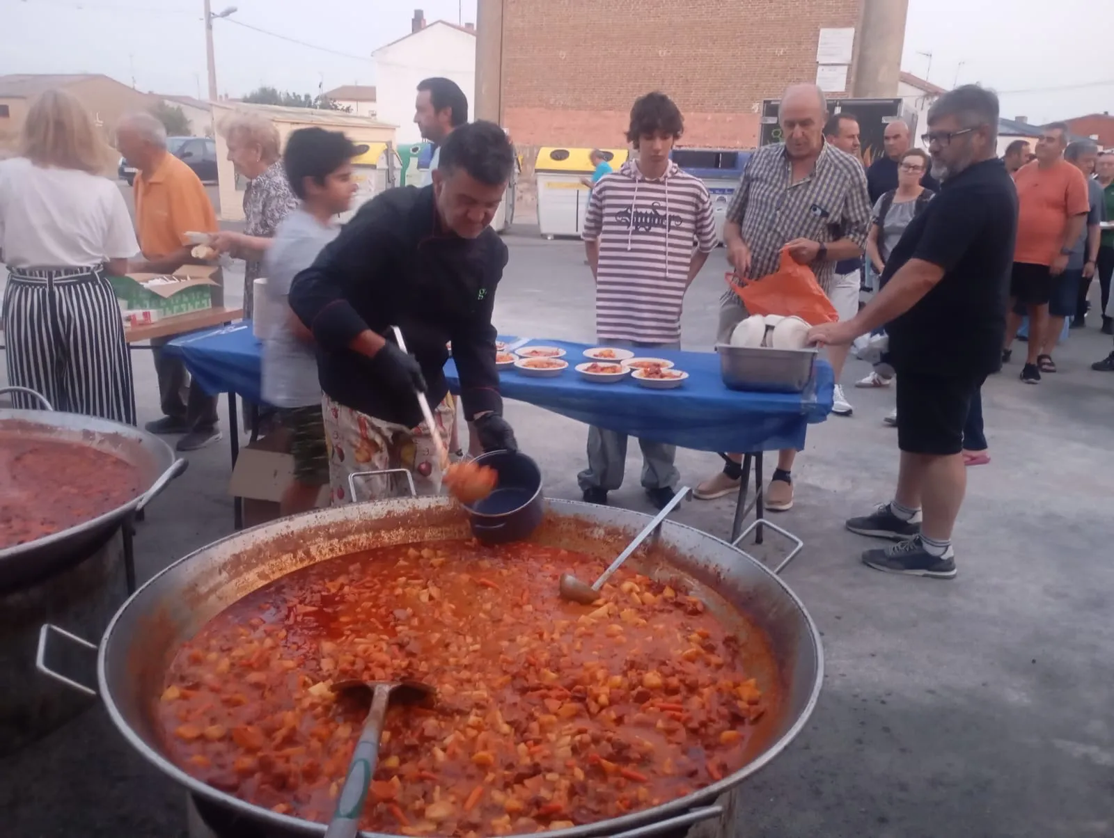 Catering Gabriel pone sabor y gastronomía en El Campo de Peñaranda con una deliciosa caldereta
