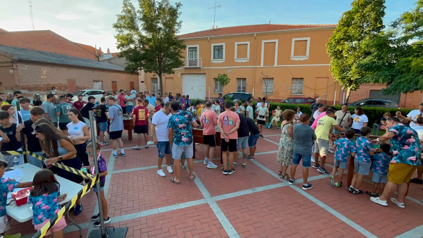 Foto 6 - M&aacute;s de 150 partidas y mucha solidaridad en el Campeonato Solidario de Futbol&iacute;n de la Pe&ntilde;a Los Flamencos