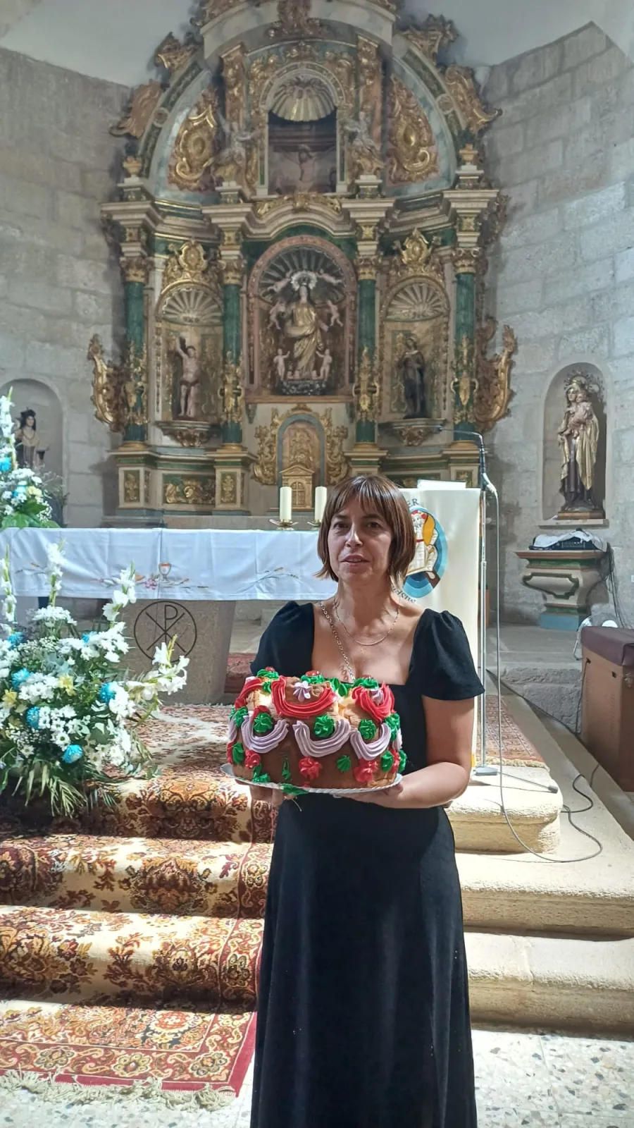 Foto 5 - La parroquia de Aldea del Obispo recauda 675 euros en su tradicional subasta de las roscas de la Asunci&oacute;n