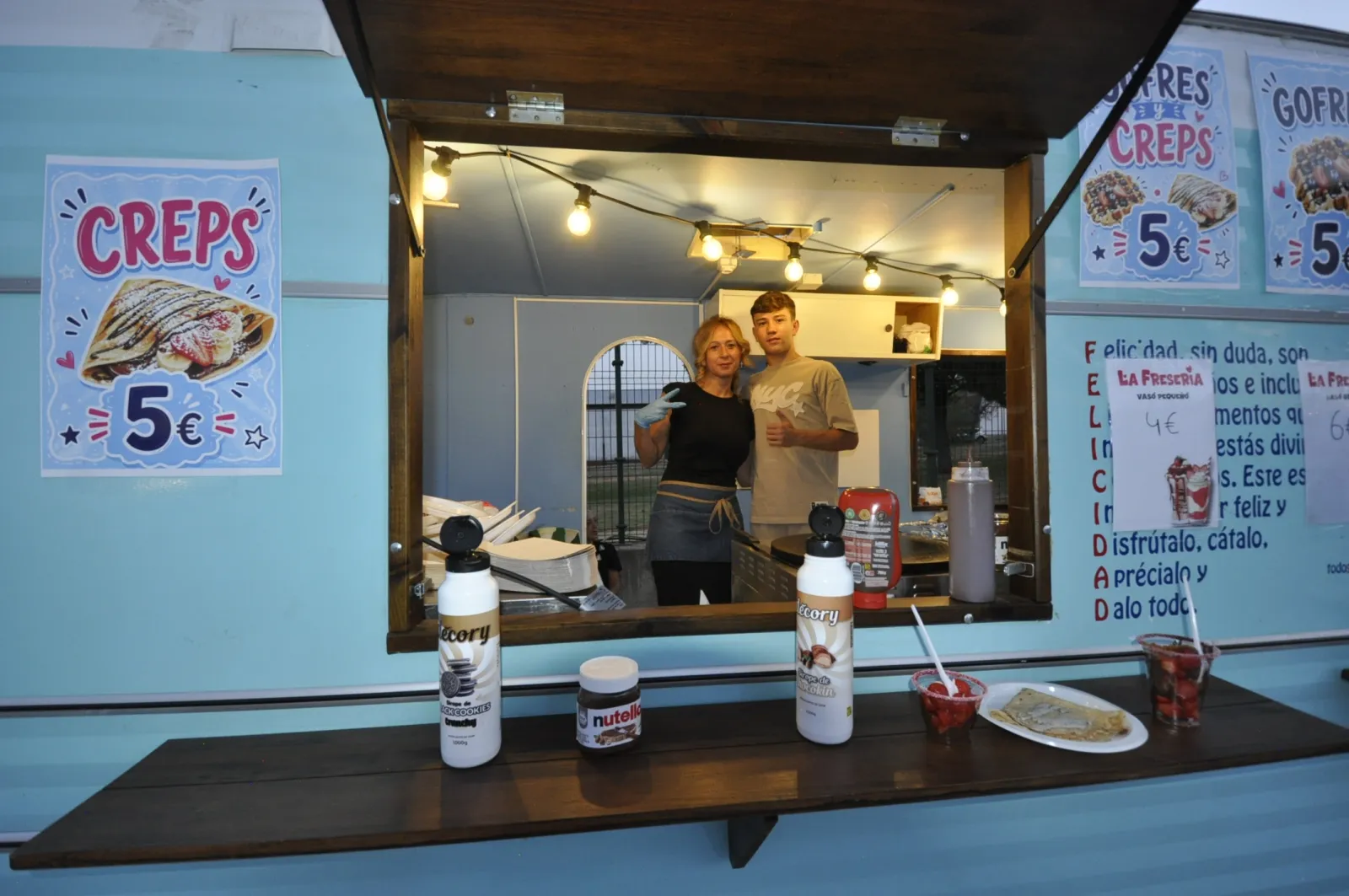 Foto 2 - Crepes, comida asi&aacute;tica y espect&aacute;culos: el municipio del alfoz de Salamanca que se convierte en el epicentro de las 'food trucks'