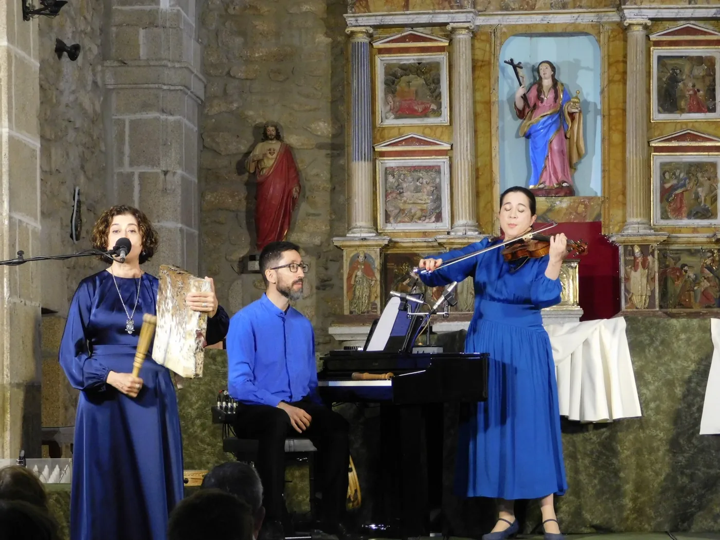 Representación en la iglesia de Bermellar de la obra 'Juan, el espíritu del amor'