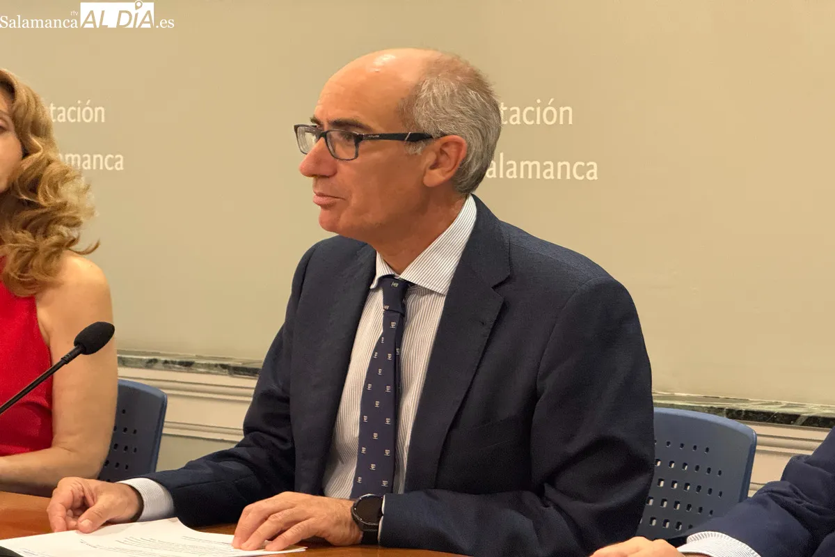 Descuentos del 50% para compras en los pueblos de Salamanca con el Bono del Comercio Rural. Fotos de Miguel González
  