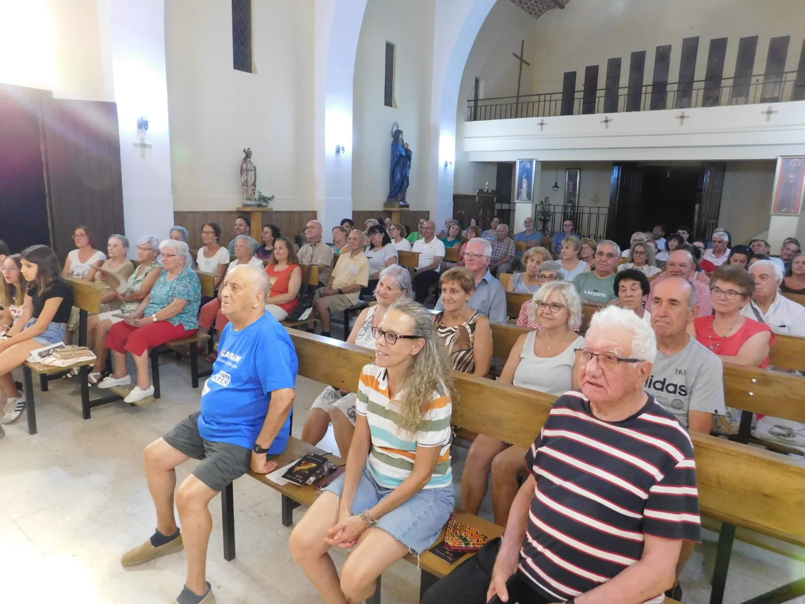 La iglesia de San Sebastián abría sus puertas para recibir a Juan, el espíritu del amor.