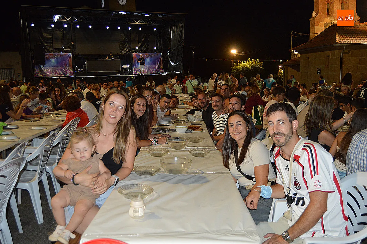 Cena de hermandad fiestas de Saelices el Chico en honor a San Benito 
