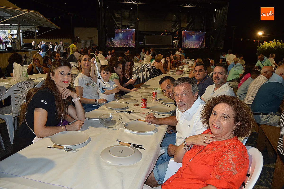 Cena de hermandad fiestas de Saelices el Chico en honor a San Benito 