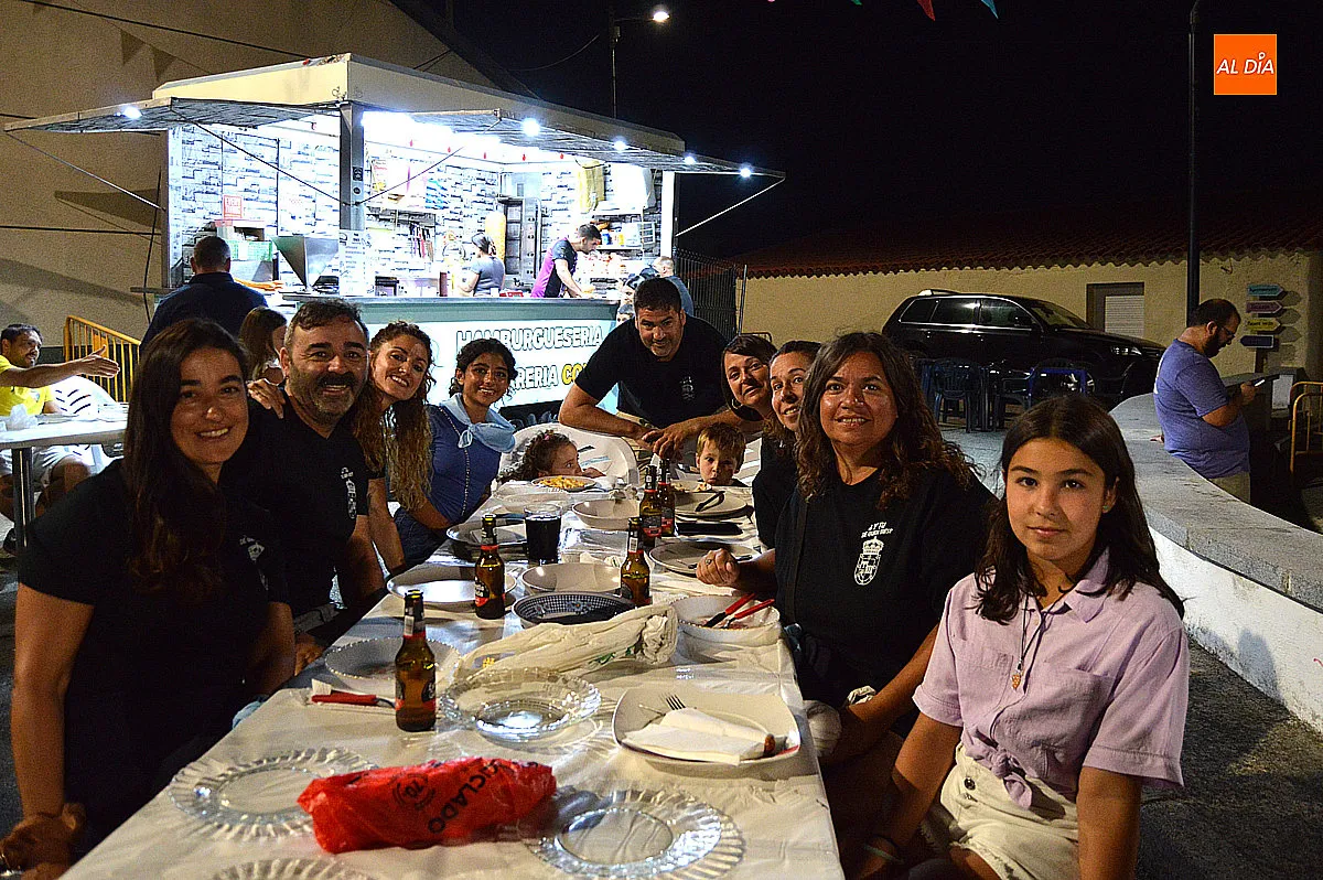 Cena de hermandad fiestas de Saelices el Chico en honor a San Benito 