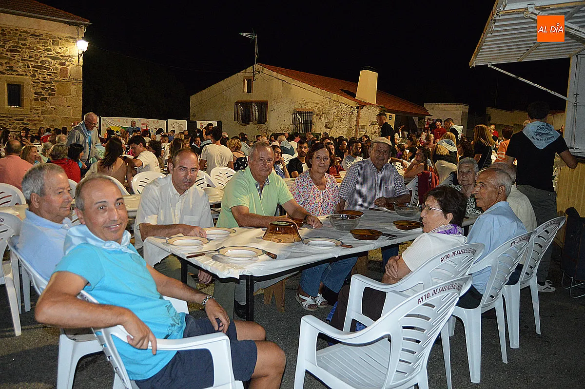 Cena de hermandad fiestas de Saelices el Chico en honor a San Benito 