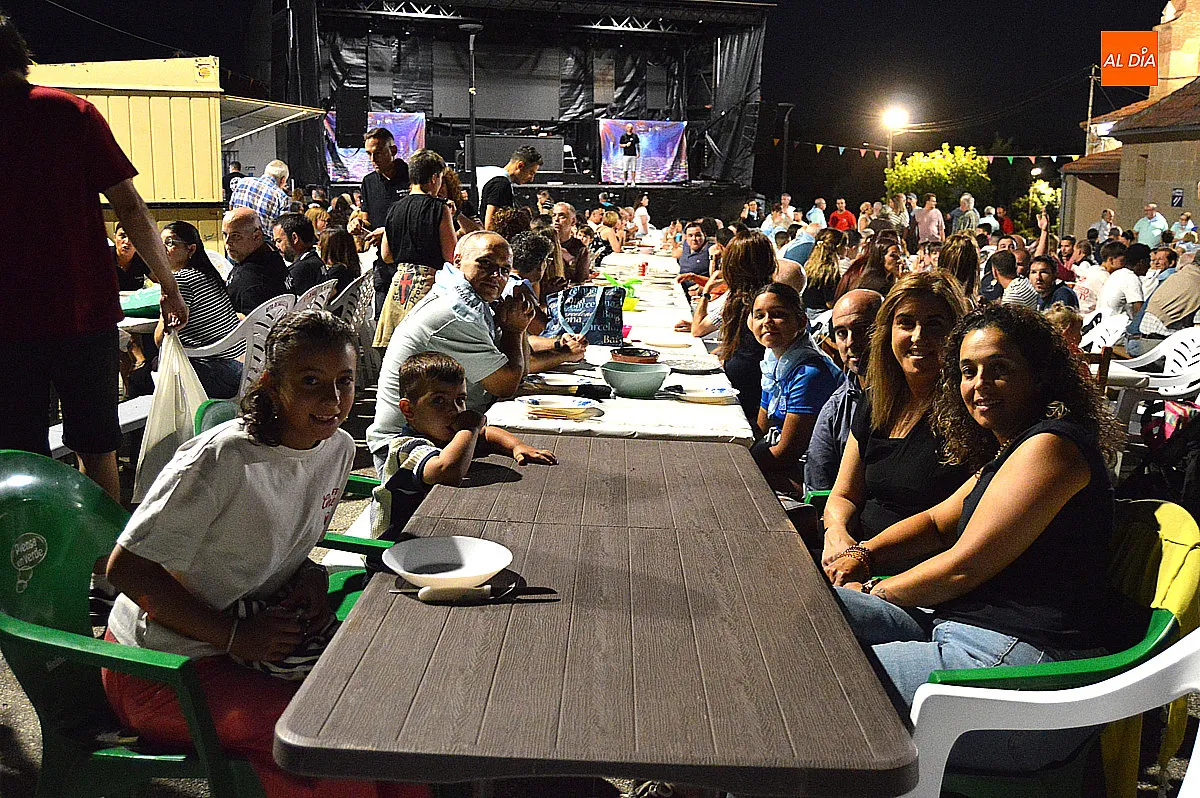 Cena de hermandad fiestas de Saelices el Chico en honor a San Benito 