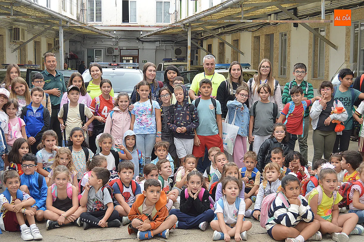 Foto 8 - Los ni&ntilde;os y ni&ntilde;as de Conciliamos conocen de cerca el trabajo de la Guardia Civil en Ciudad Rodrigo