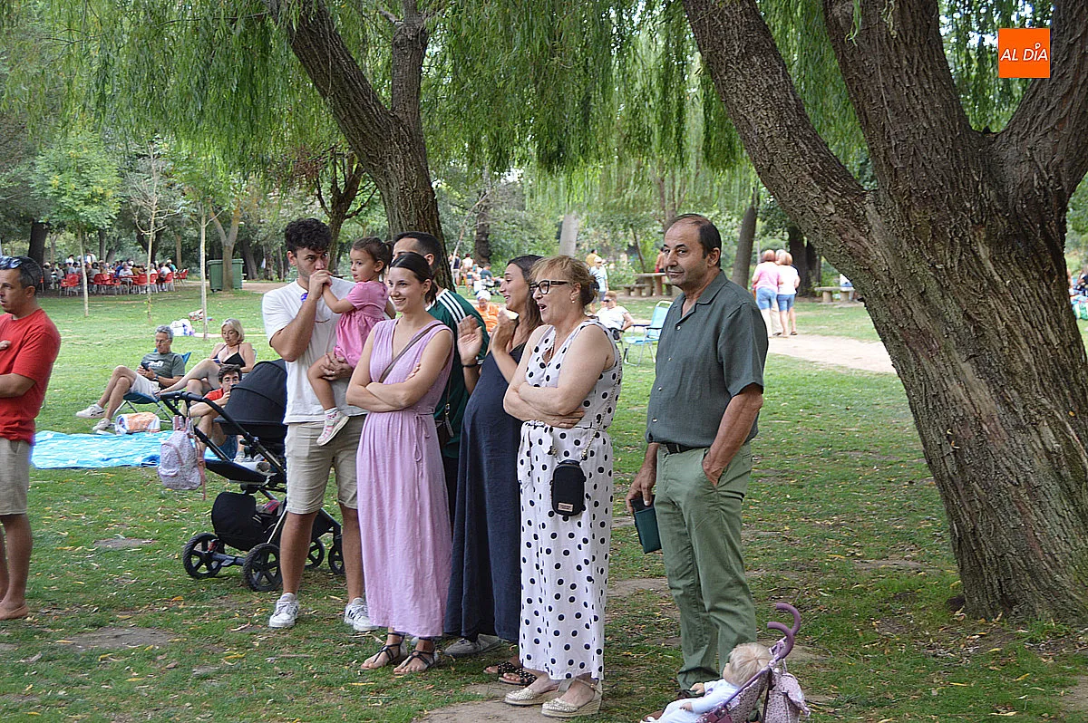 Foto 4 - El cuentacuentos re&uacute;ne en El Pic&oacute;n a decenas de ni&ntilde;os y familias en una tarde de historia