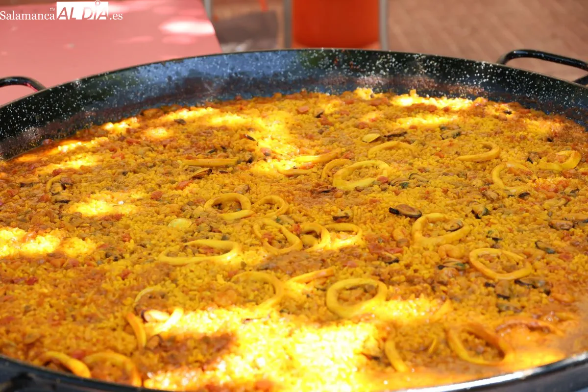 Paella en Santa Marta en el último día de las fiestas patronales. Fotos: David Sañudo