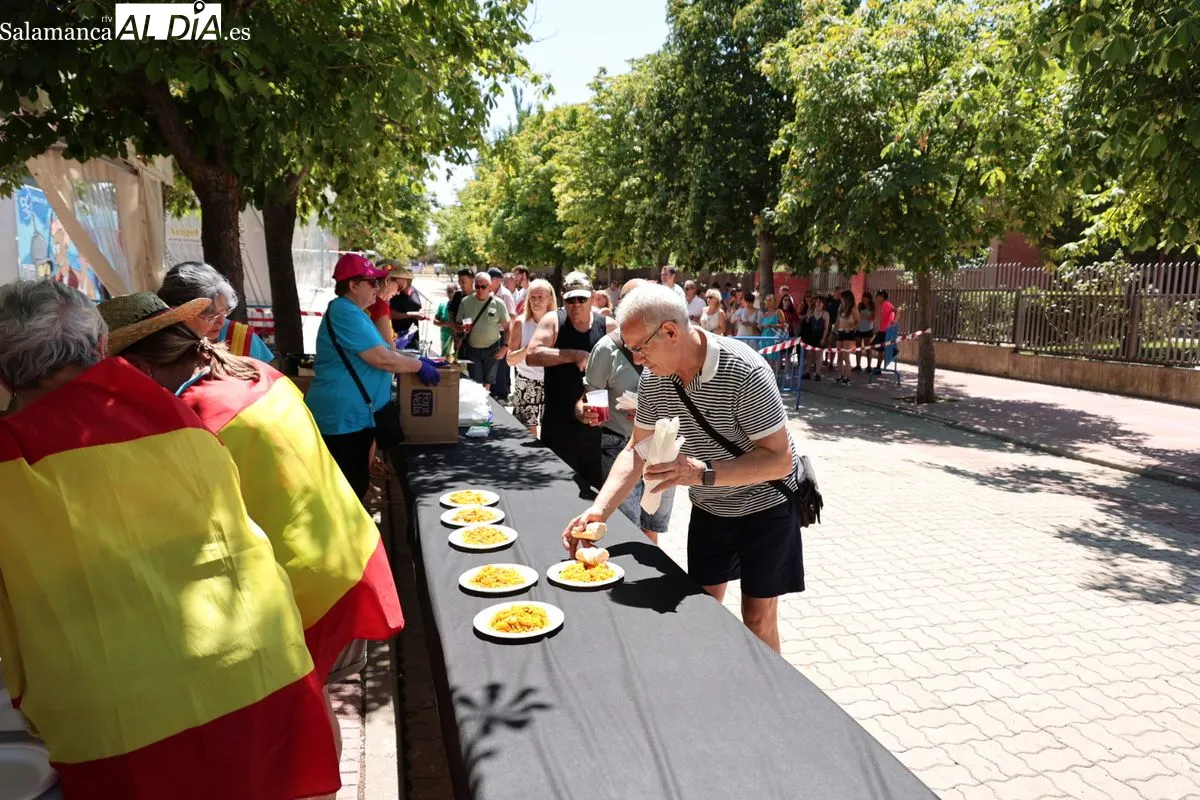 Paella en Santa Marta en el último día de las fiestas patronales. Fotos: David Sañudo