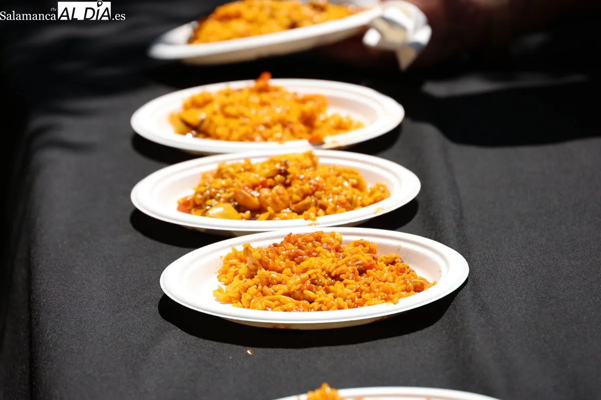 Paella en Santa Marta en el último día de las fiestas patronales. Fotos: David Sañudo