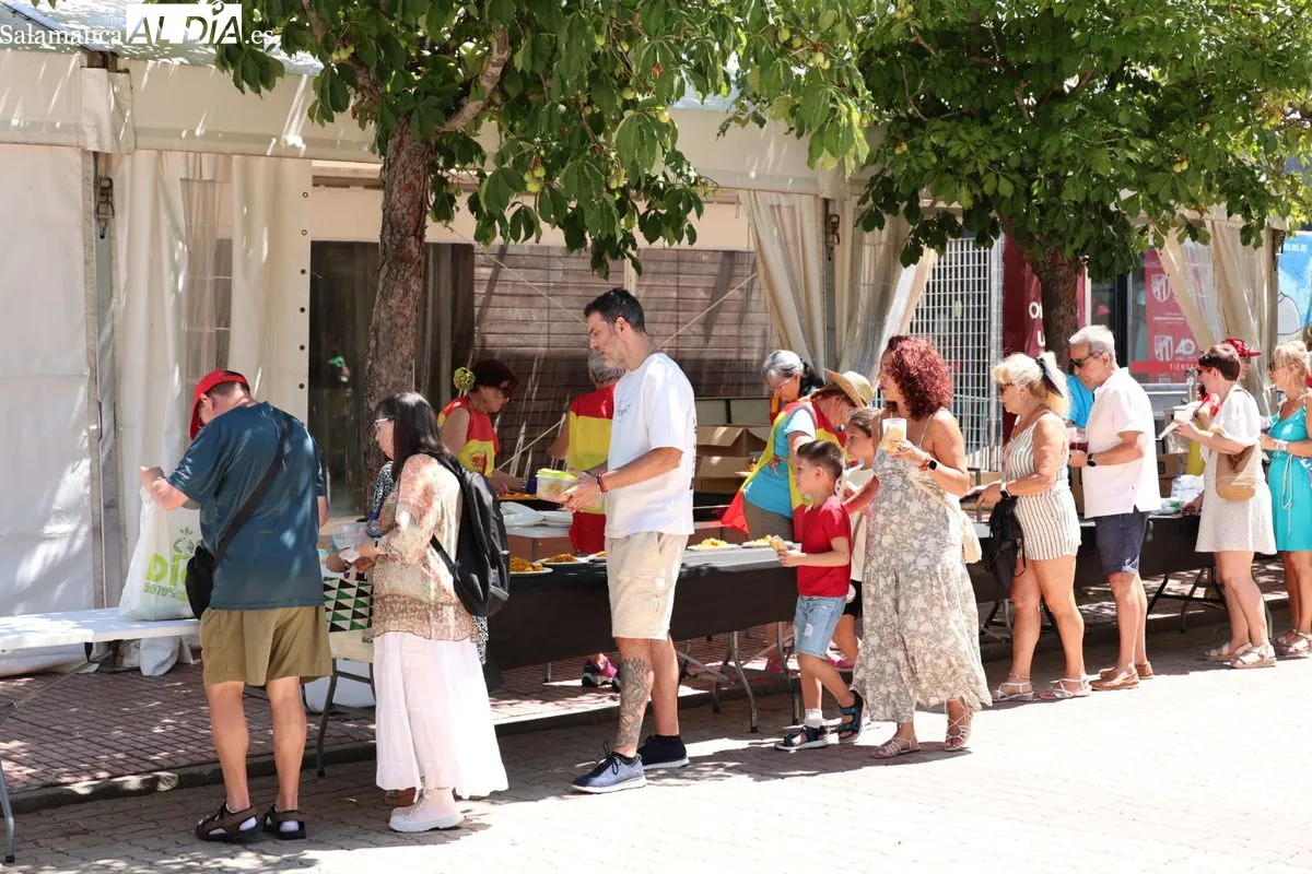 Paella en Santa Marta en el último día de las fiestas patronales. Fotos: David Sañudo