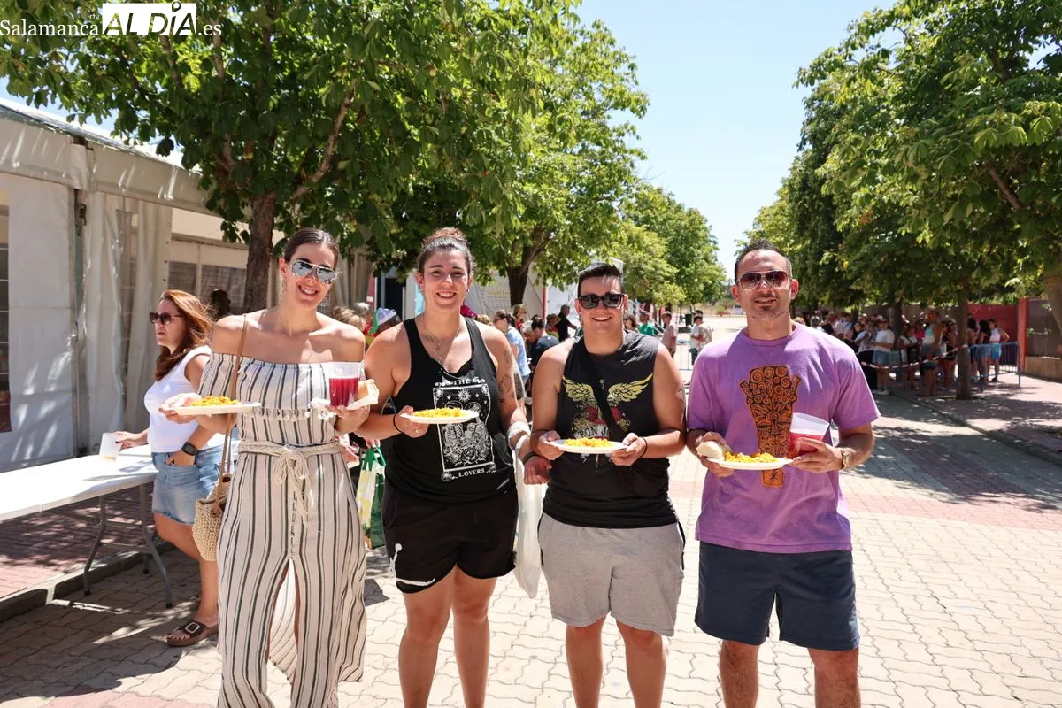 Paella en Santa Marta en el último día de las fiestas patronales. Fotos: David Sañudo