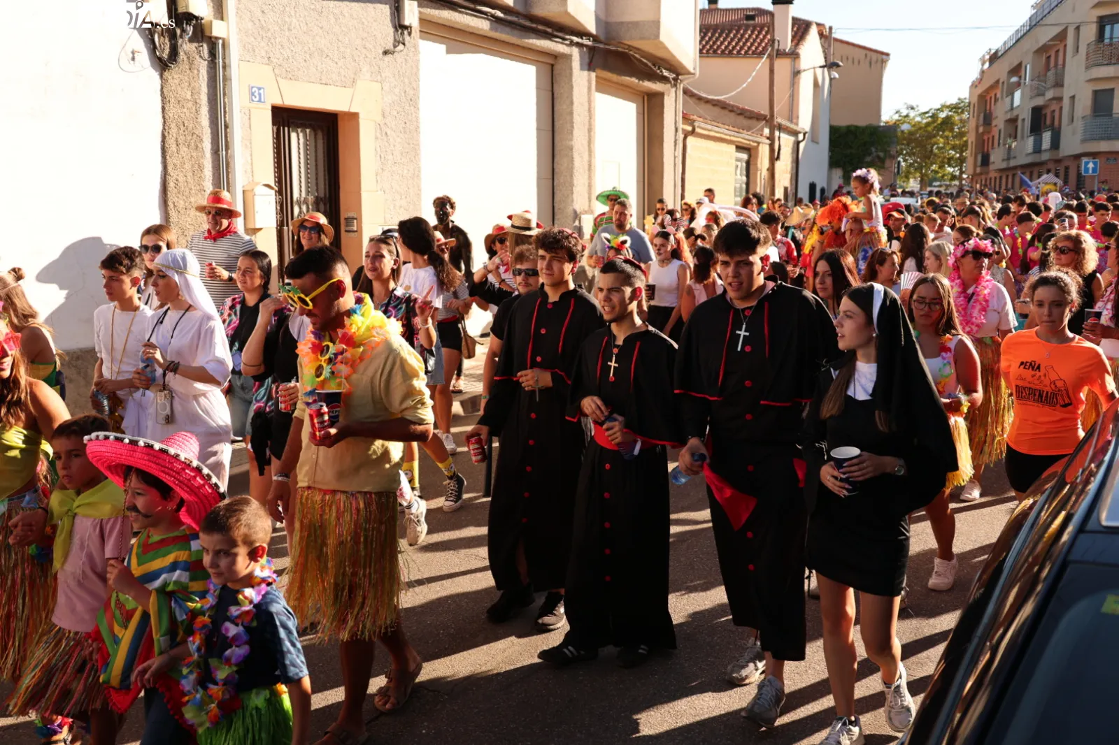 Fiestas de Castellanos de Moriscos: desfile de peñas