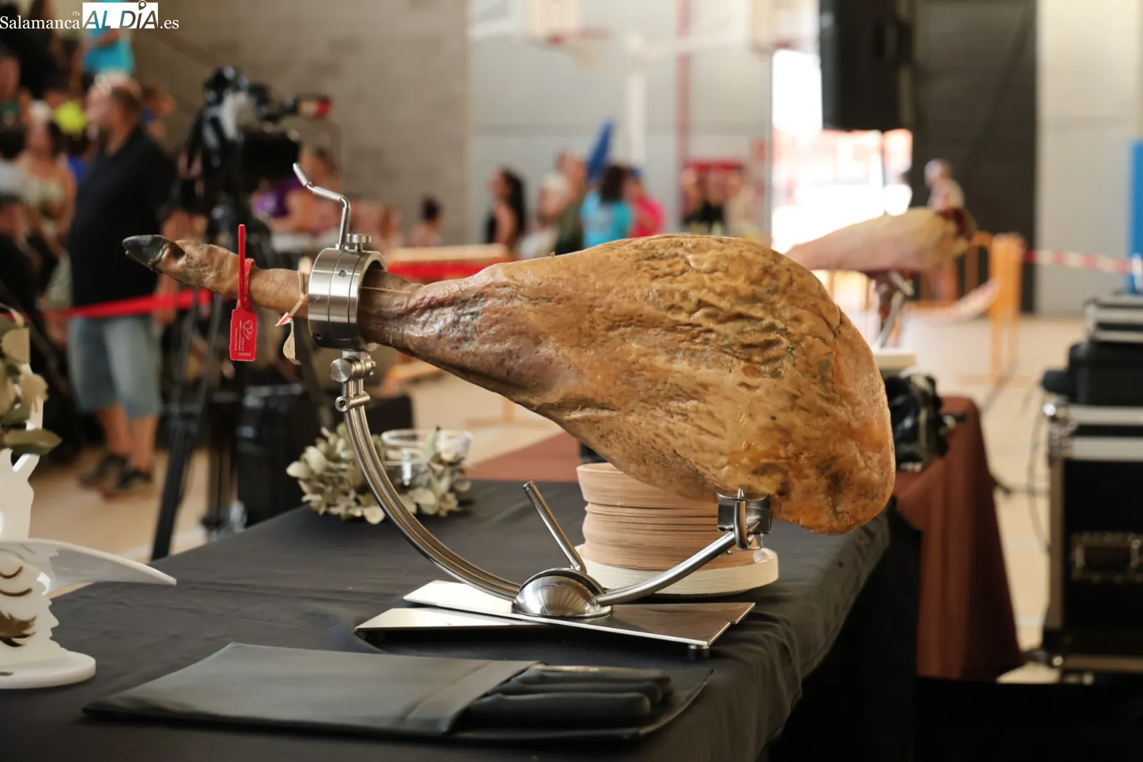 Exhibición de corte de jamón en Castellanos de Moriscos. Fotos: David Sañudo