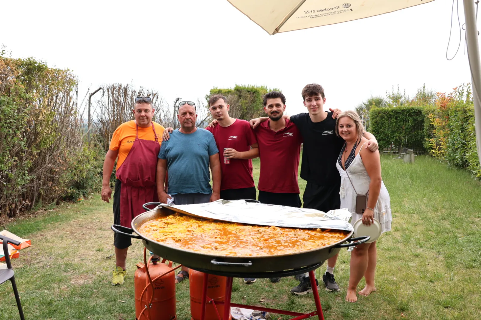 Paella popular en Villamayor. Fotos: David Sañudo