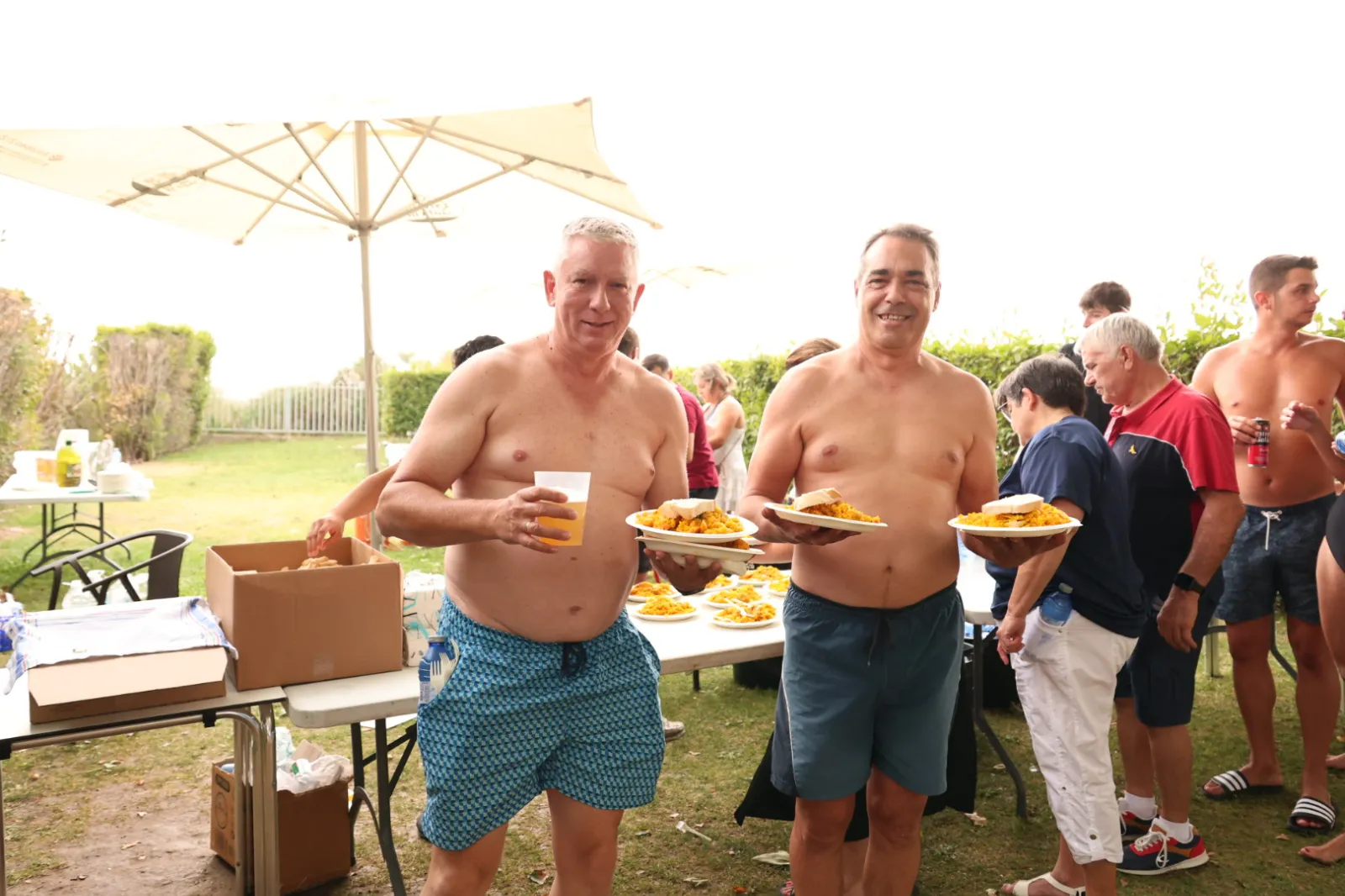 Paella popular en Villamayor. Fotos: David Sañudo
