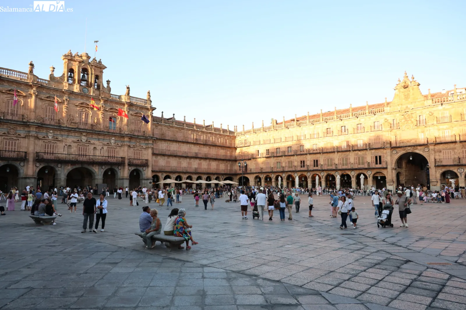 Foto 18 - FOTOS | Los salmantinos disfrutan del pen&uacute;ltimo s&aacute;bado de agosto con un buen ambiente por el centro 
