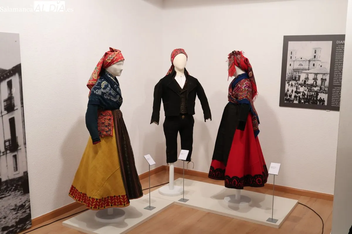 El Palacio de Garcigrande acoge dos exposiciones de folclore e instrumentos tradicionales | FOTOS: David Sañudo 