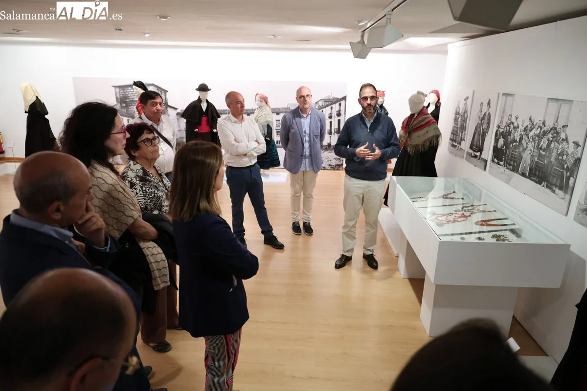 El Palacio de Garcigrande acoge dos exposiciones de folclore e instrumentos tradicionales | FOTOS: David Sañudo 