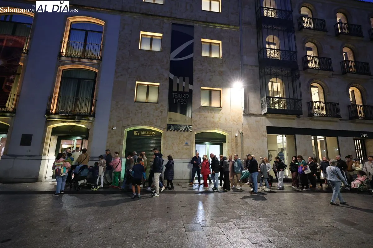 Danzas de Miranda del Castañar y León llenan de música y arte el Liceo | FOTOS: David Sañudo