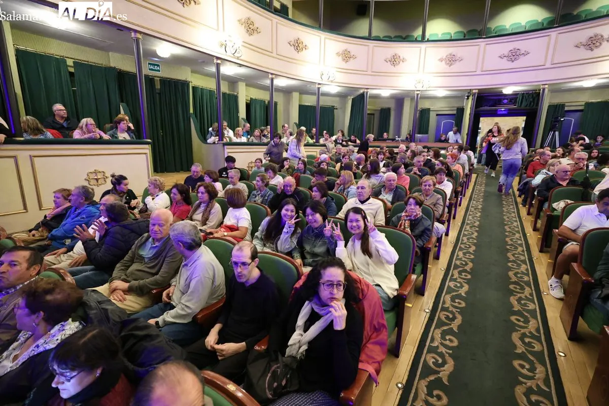 Danzas de Miranda del Castañar y León llenan de música y arte el Liceo | FOTOS: David Sañudo