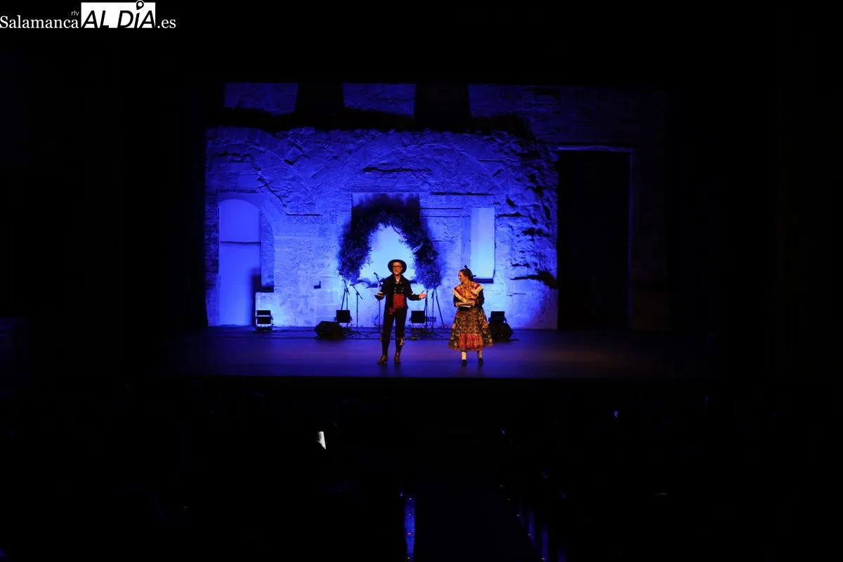 Danzas de Miranda del Castañar y León llenan de música y arte el Liceo | FOTOS: David Sañudo