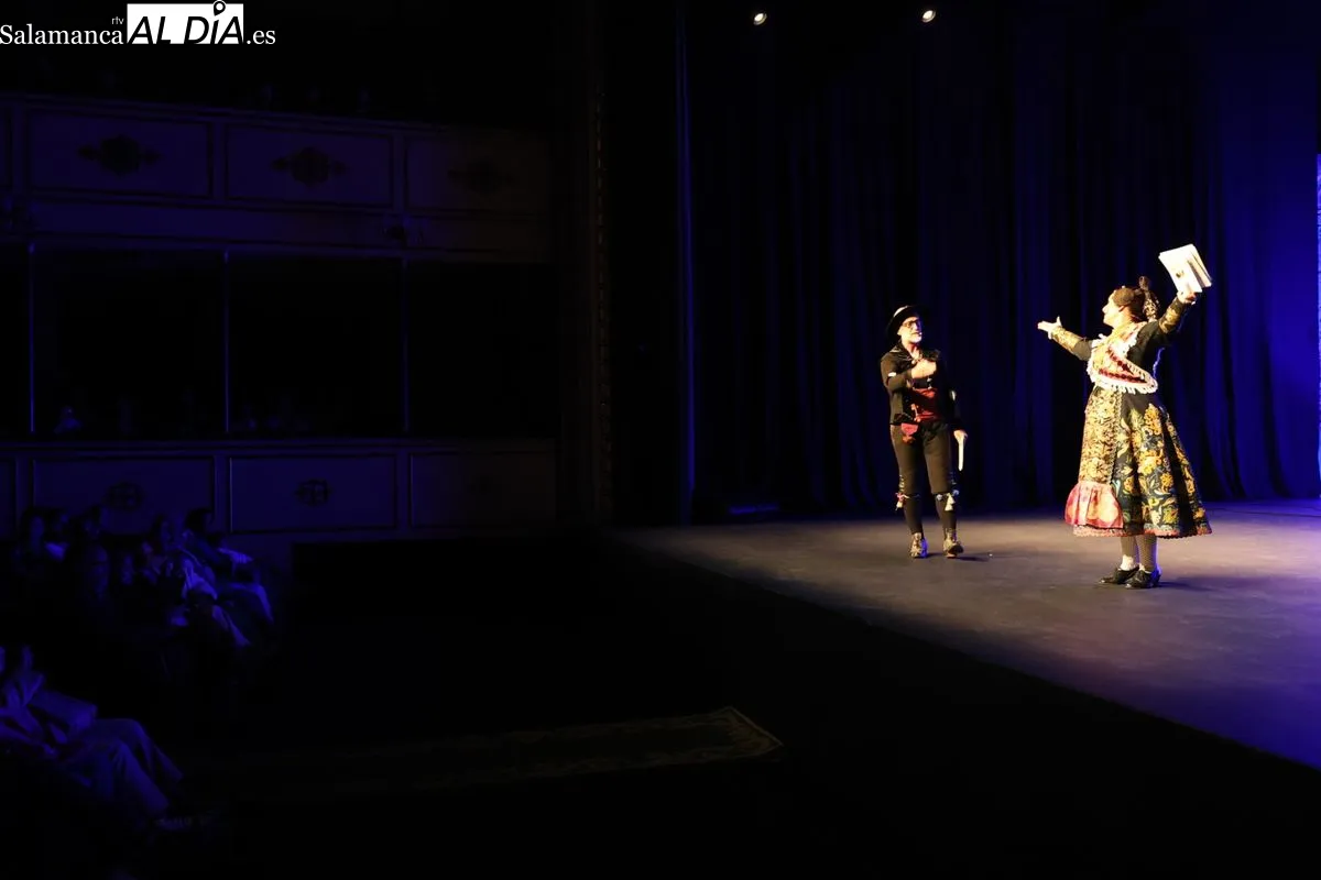 Danzas de Miranda del Castañar y León llenan de música y arte el Liceo | FOTOS: David Sañudo