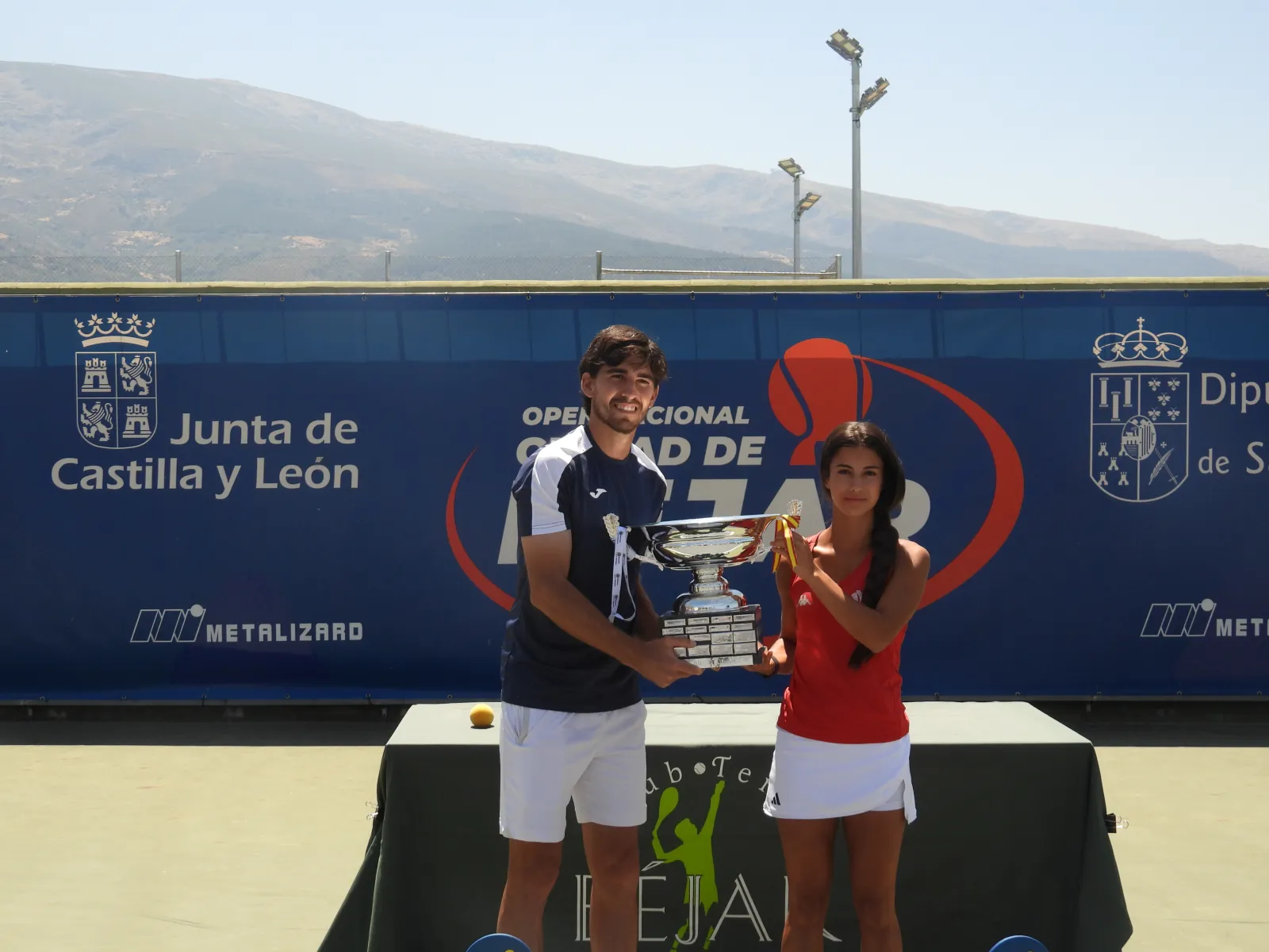 Foto 3 - Sergio D&aacute;vila y Mencia Gonz&aacute;lez ganan el XXIV Open Nacional de Tenis de B&eacute;jar