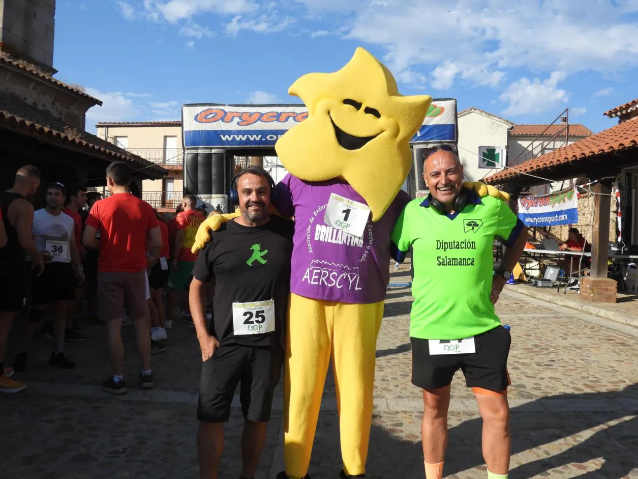 Foto 4 - &Aacute;lvaro Ca&ntilde;o y Cristina Rodr&iacute;guez se coronan en la II Carrera Popular de El Cabaco