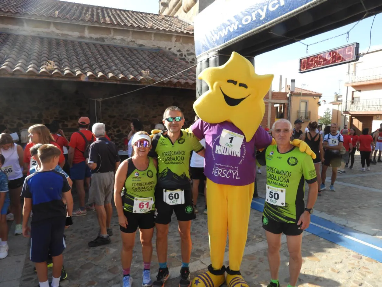 Foto 5 - &Aacute;lvaro Ca&ntilde;o y Cristina Rodr&iacute;guez se coronan en la II Carrera Popular de El Cabaco
