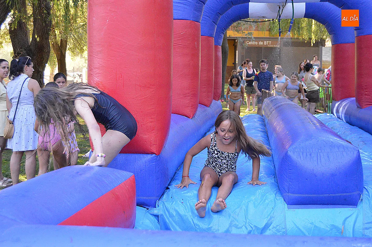 Foto 5 - El D&iacute;a del Ni&ntilde;o vuelve a reunir a decenas de ni&ntilde;os en La Pesquera