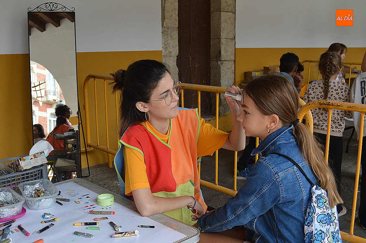 Foto 14 - La Plazuela del Buen Alcalde vuelve a llenarse de ni&ntilde;os con el Divierteatro