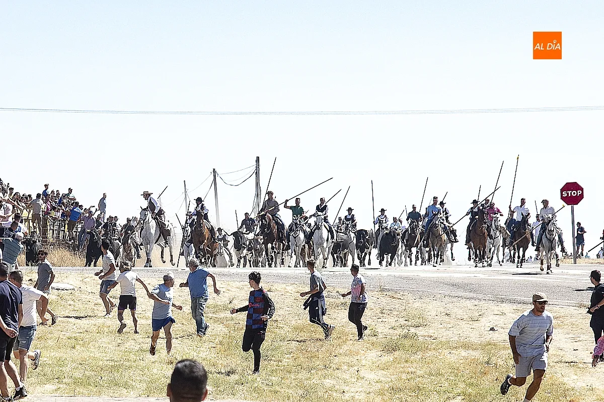 Encierro a Caballo domingo en Fuenteguinaldo