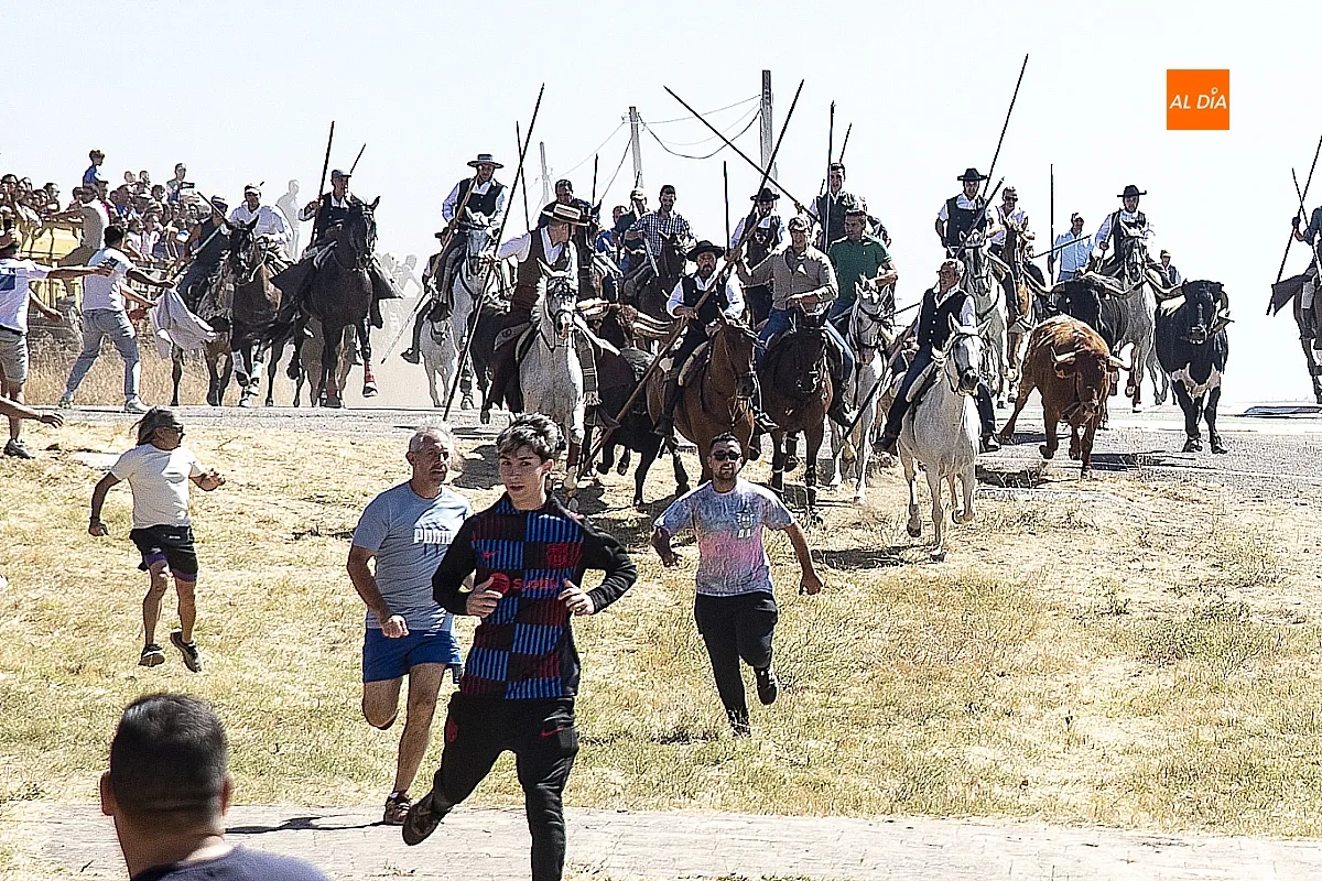 Encierro a Caballo domingo en Fuenteguinaldo