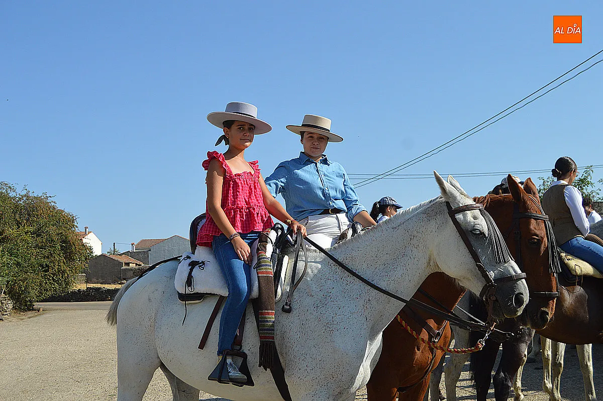 Foto 12 - Fuenteguinaldo se llena de tradici&oacute;n con la celebraci&oacute;n de su VIII Feria de San Bartolom&eacute;