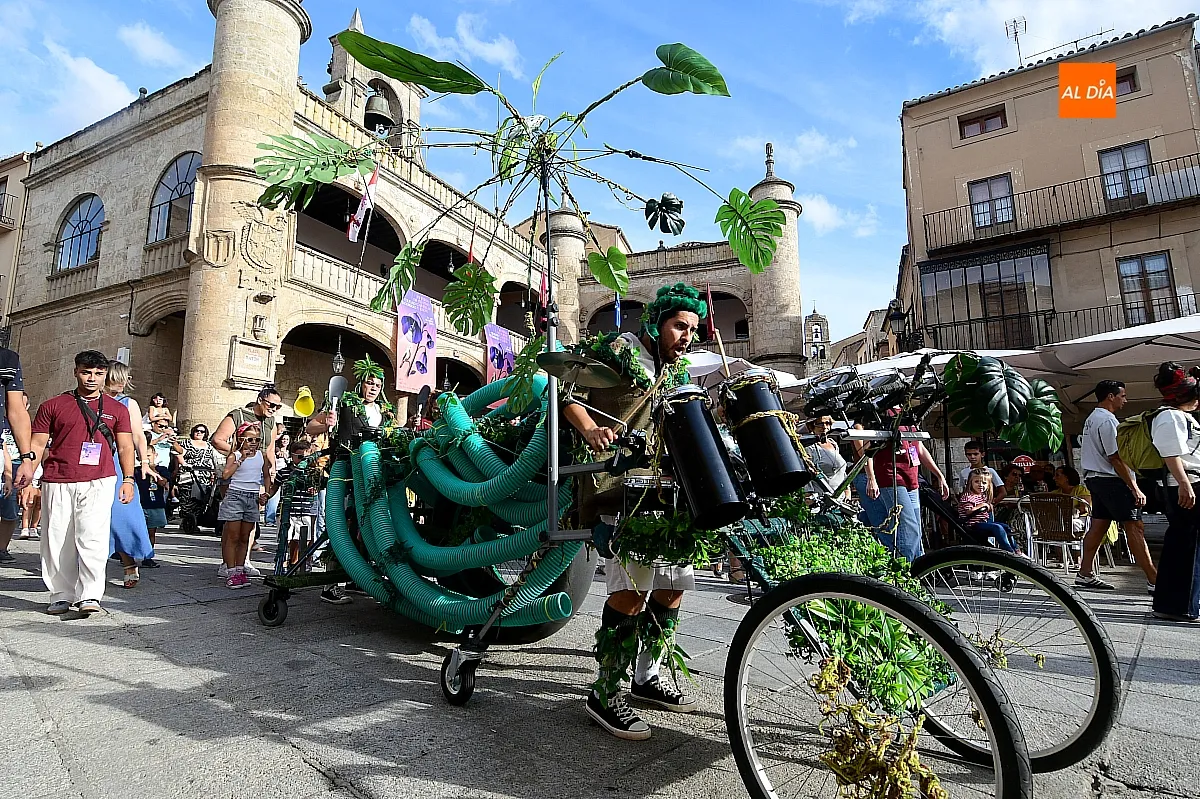 La primera obra itinerante `We Tum Tum´ en la Feria de Teatro de Castilla y León 2026