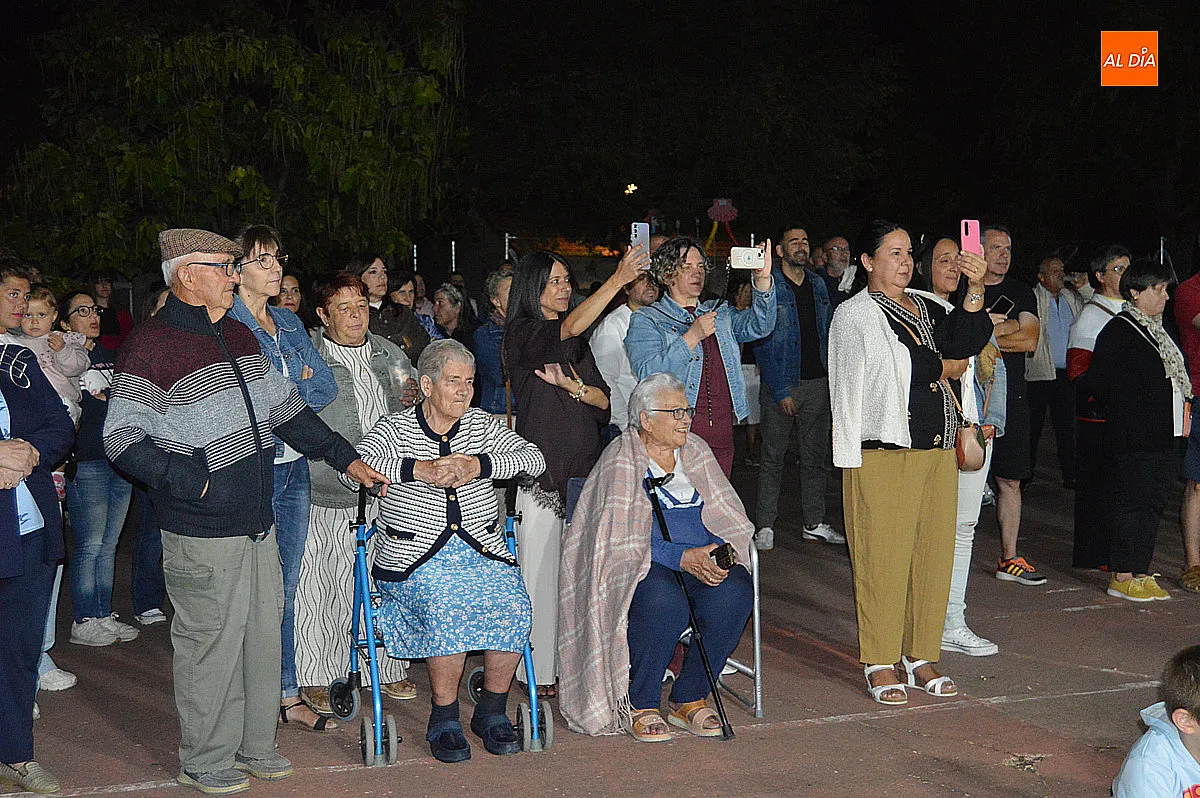 Foto 14 - Un emotivo preg&oacute;n de Francisco P&eacute;rez Fonseca da la bienvenida oficial a las fiestas de San Ceferino en Tenebr&oacute;n 