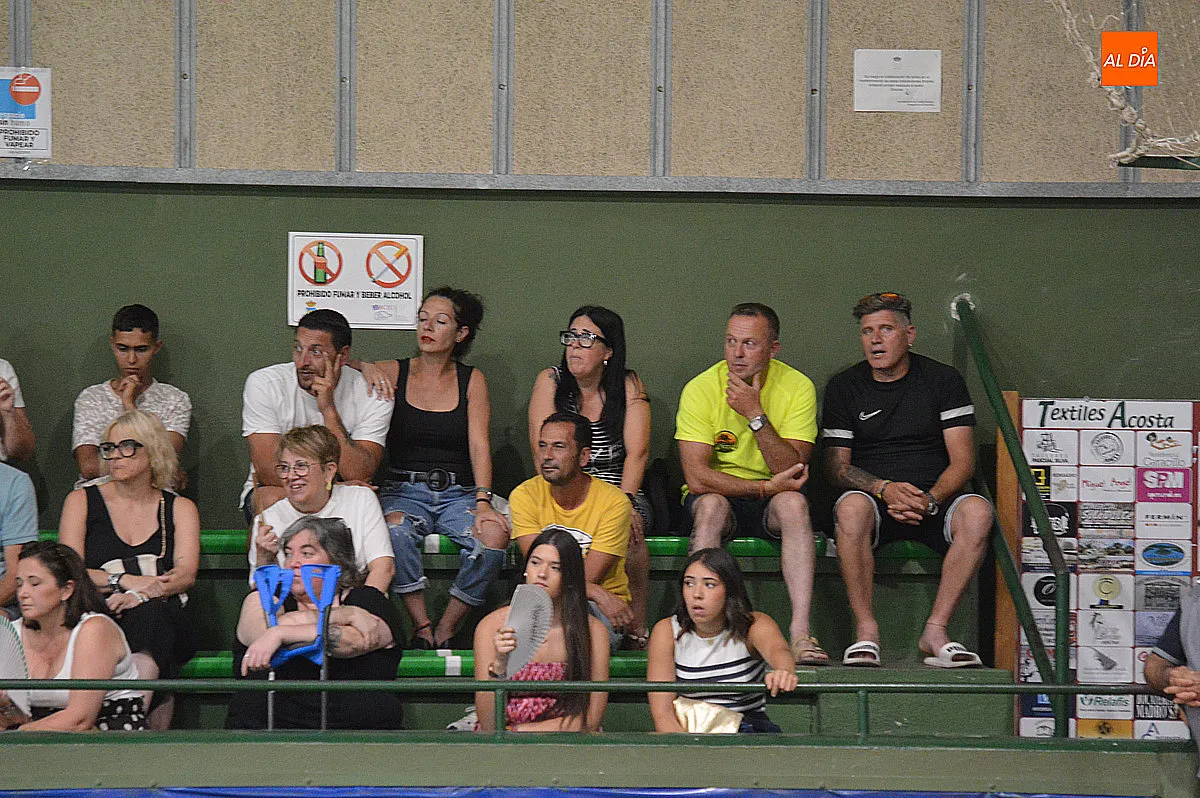 Foto 9 - El III Torneo Junior League cierra con un gran partido y una gran afluencia de p&uacute;blico