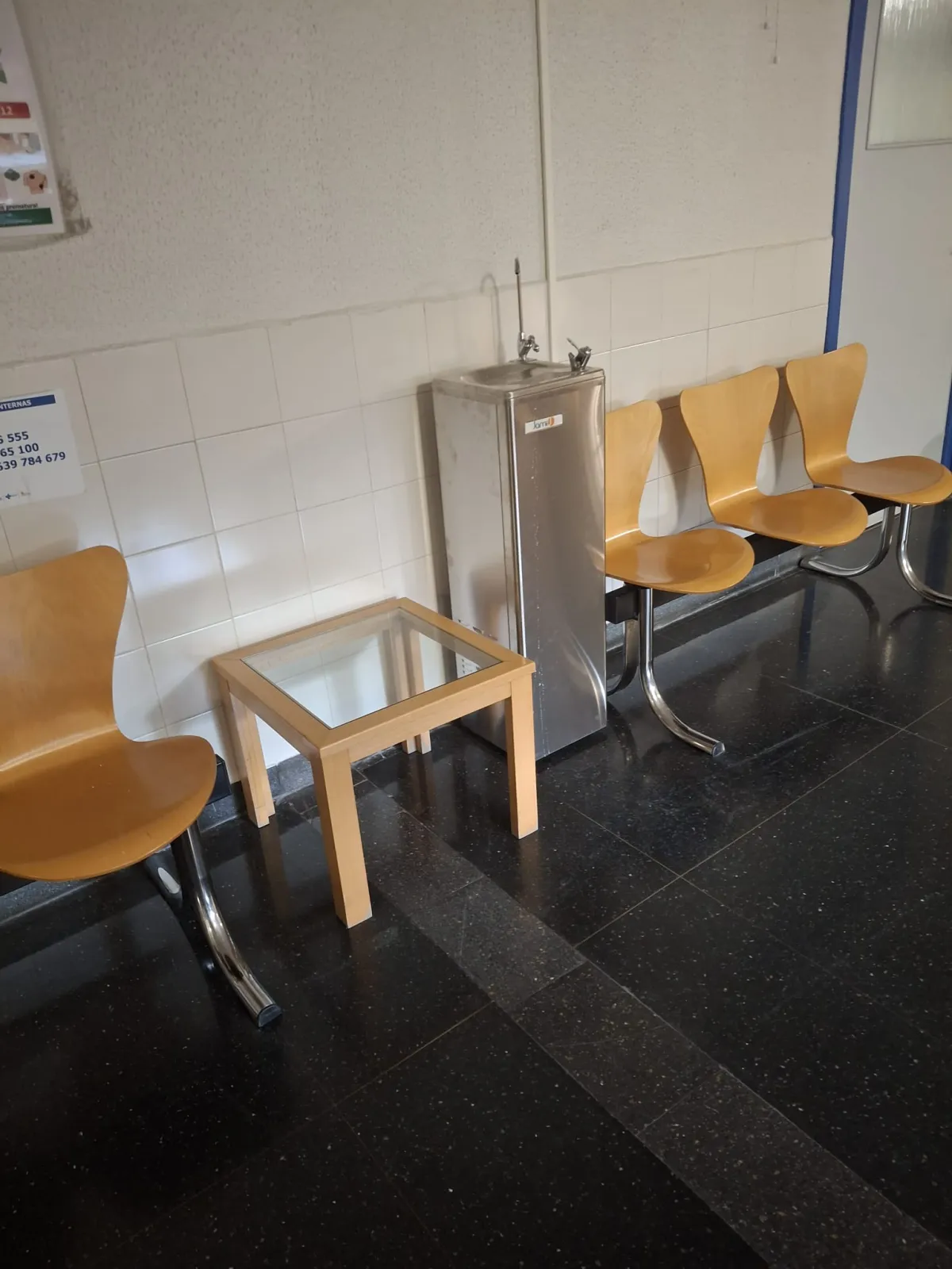 Foto 2 - Agua fresca y gratuita en el Hospital de Salamanca: instaladas 30 fuentes en el CAUSA