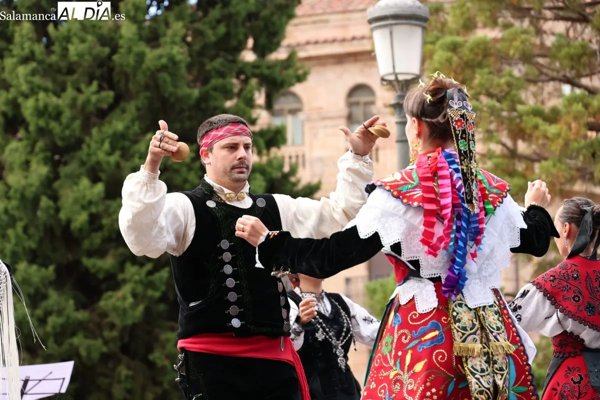 El folclore charro llena de tradición la plaza de Anaya