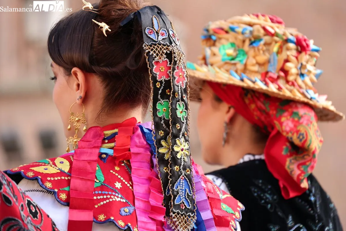 La plaza de Anaya se rinde a los sones y bailes tradicionales del folclore charro | Fotos: David Sañudo