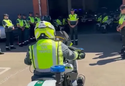 Guardia Civil de Salamanca despide al motorista Ricardo