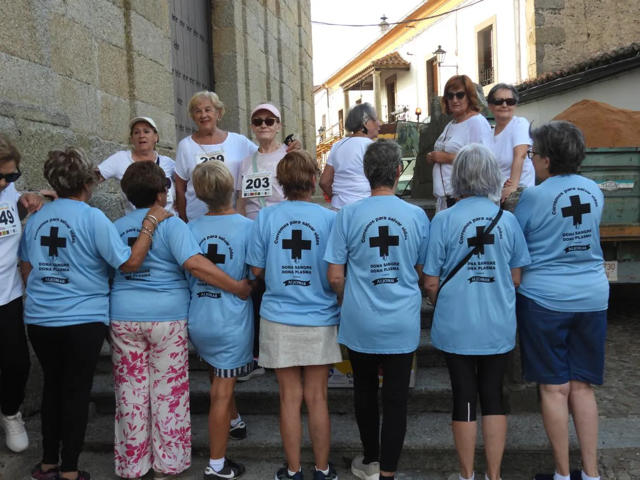 Foto 6 - Fuenteguinaldo se vuelca con su primera carrera solidaria de verano y su tejido asociativo