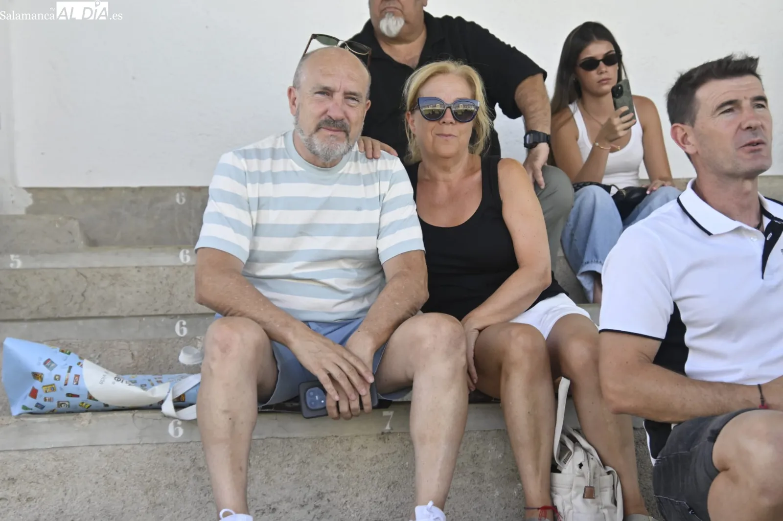 Foto 16 - FOTOS | Buen ambiente en el Francisco Mateos para el Ciudad Rodrigo - Salamanca UDS... con un ojo puesto en el eclipse