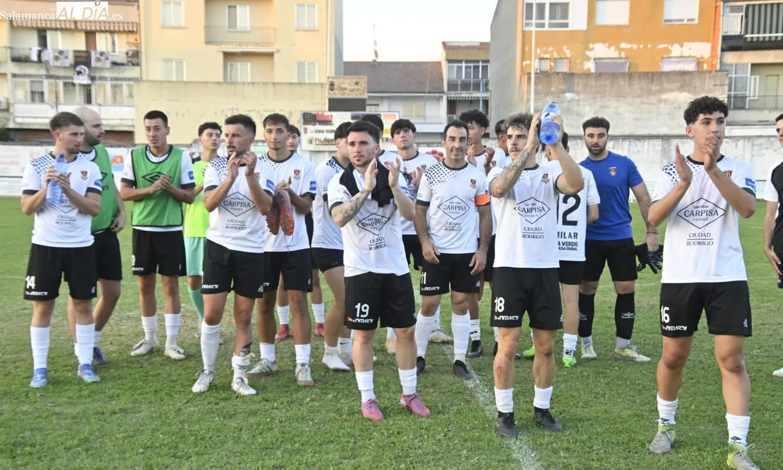 Foto 3 - FOTOS | El Salamanca UDS cae en Ciudad Rodrigo en el estreno de Muniain (1-0)